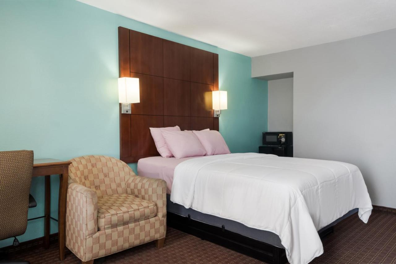 Americas Best Value Inn And Suites Blytheville Extérieur photo