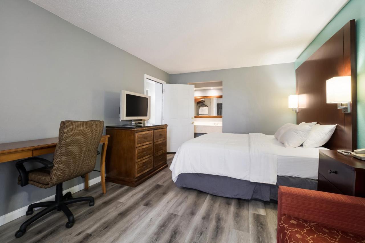 Americas Best Value Inn And Suites Blytheville Extérieur photo